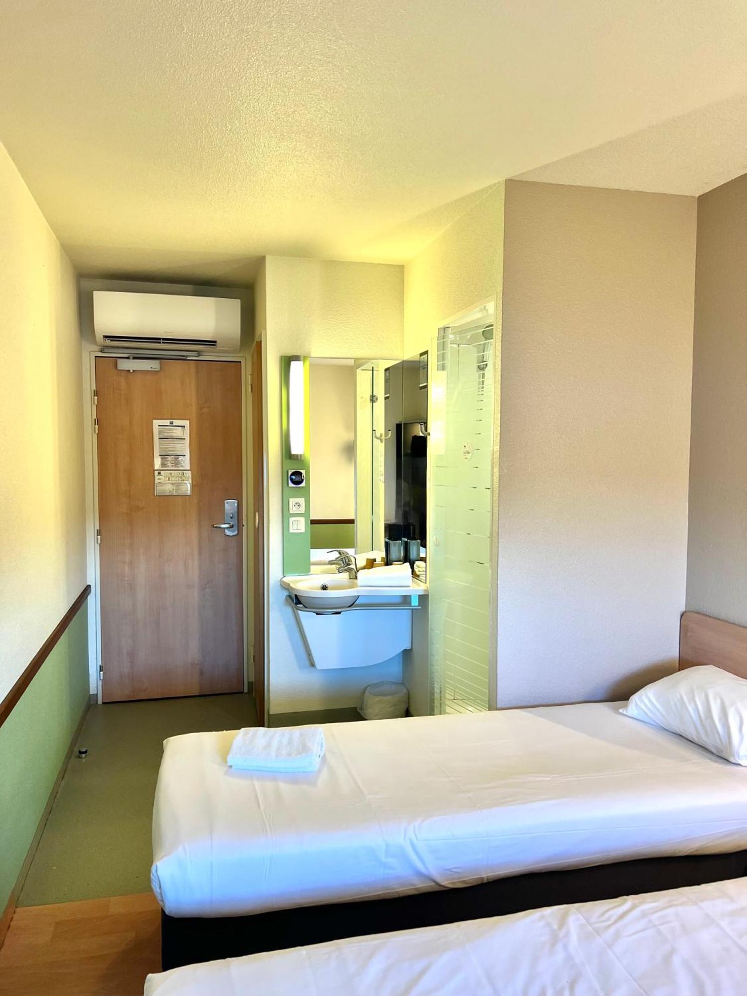 Hotel Ibis Budget Cosne Sur Loire מראה חיצוני תמונה