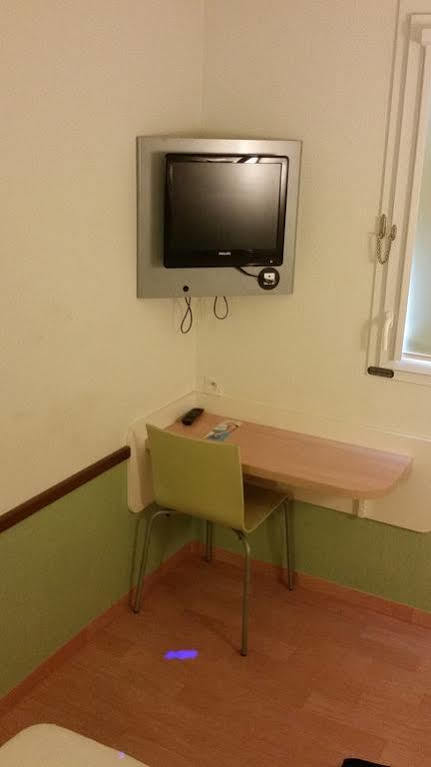 Hotel Ibis Budget Cosne Sur Loire מראה חיצוני תמונה