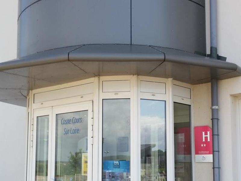 Hotel Ibis Budget Cosne Sur Loire מראה חיצוני תמונה